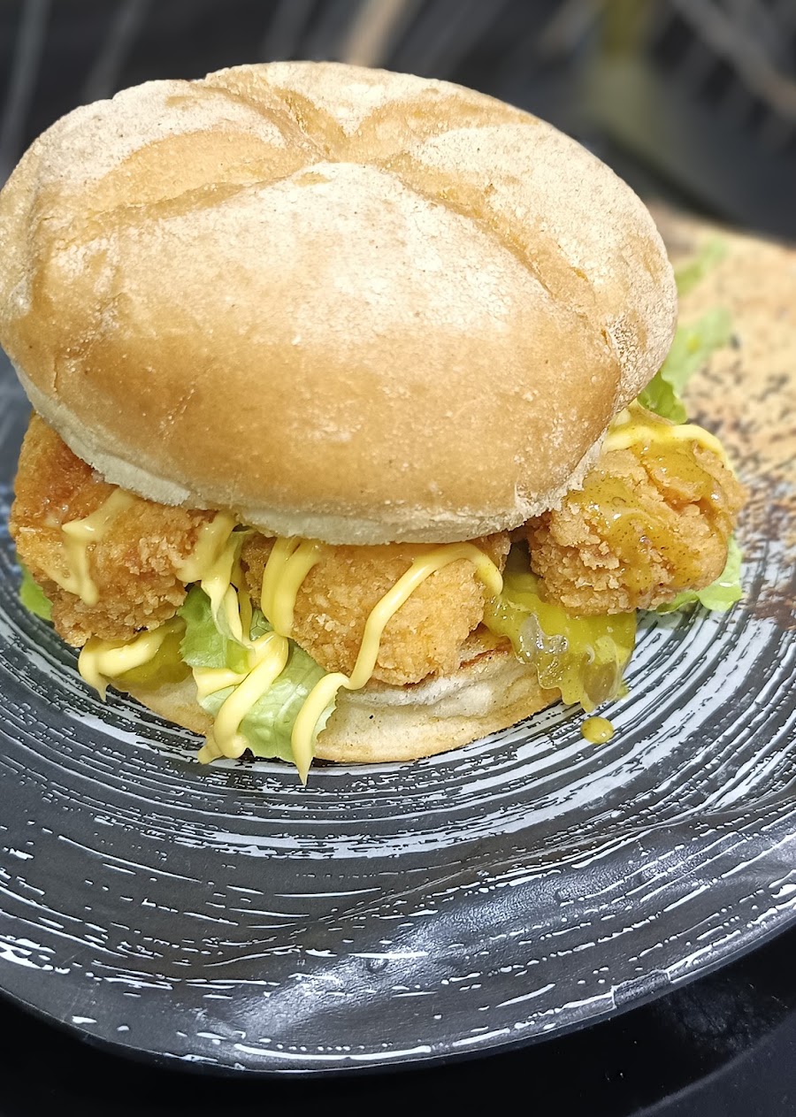 Burger bro 🍔 in Jiyeh