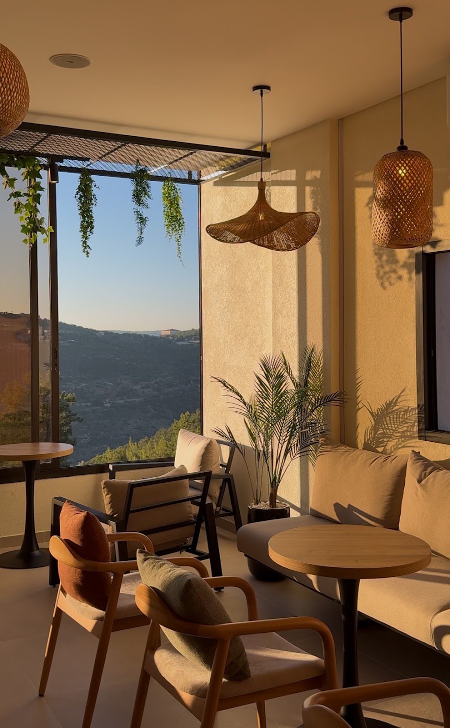 Locals Coffee House - Baakline in Fawara