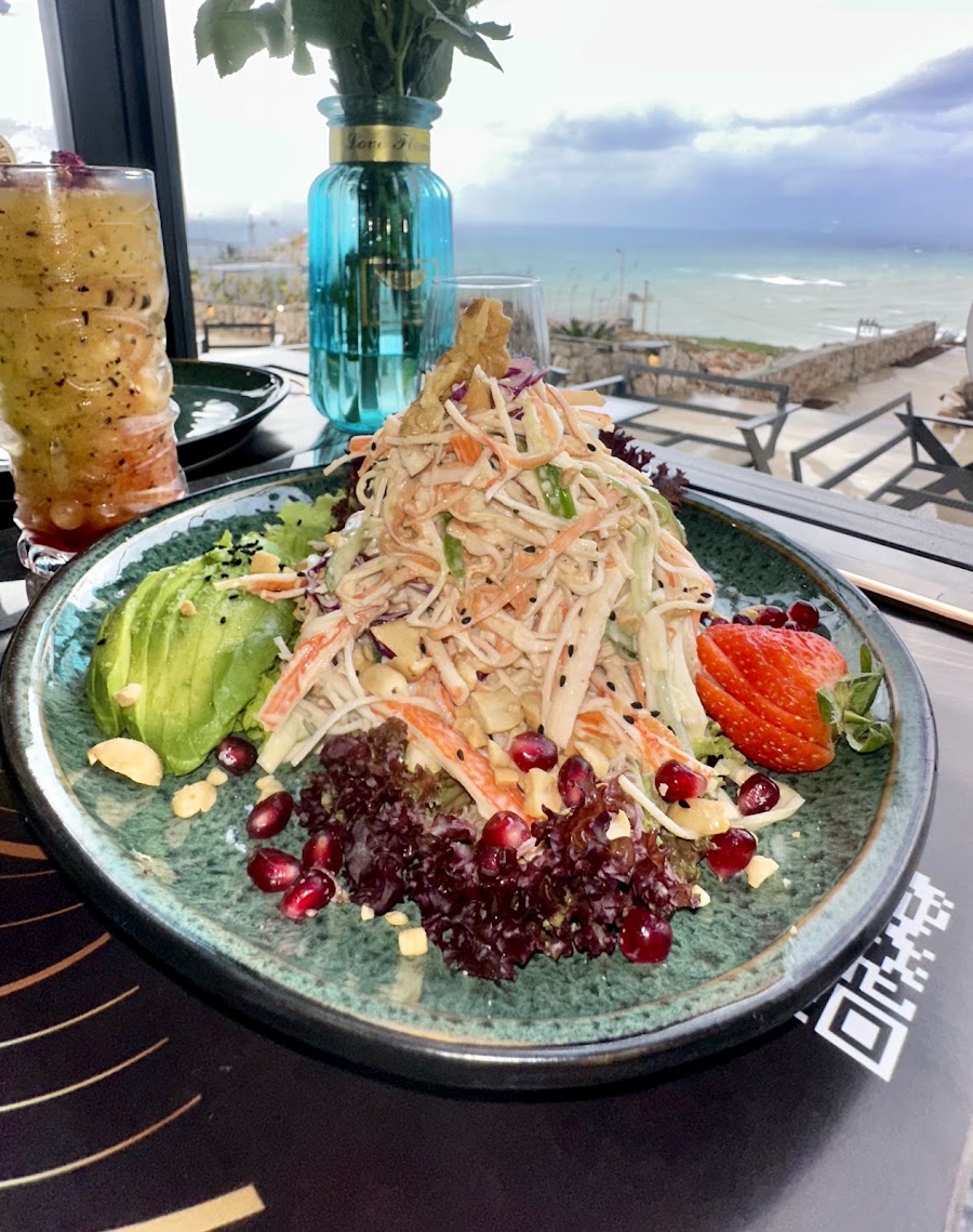 Oia food and bar in Jiyeh
